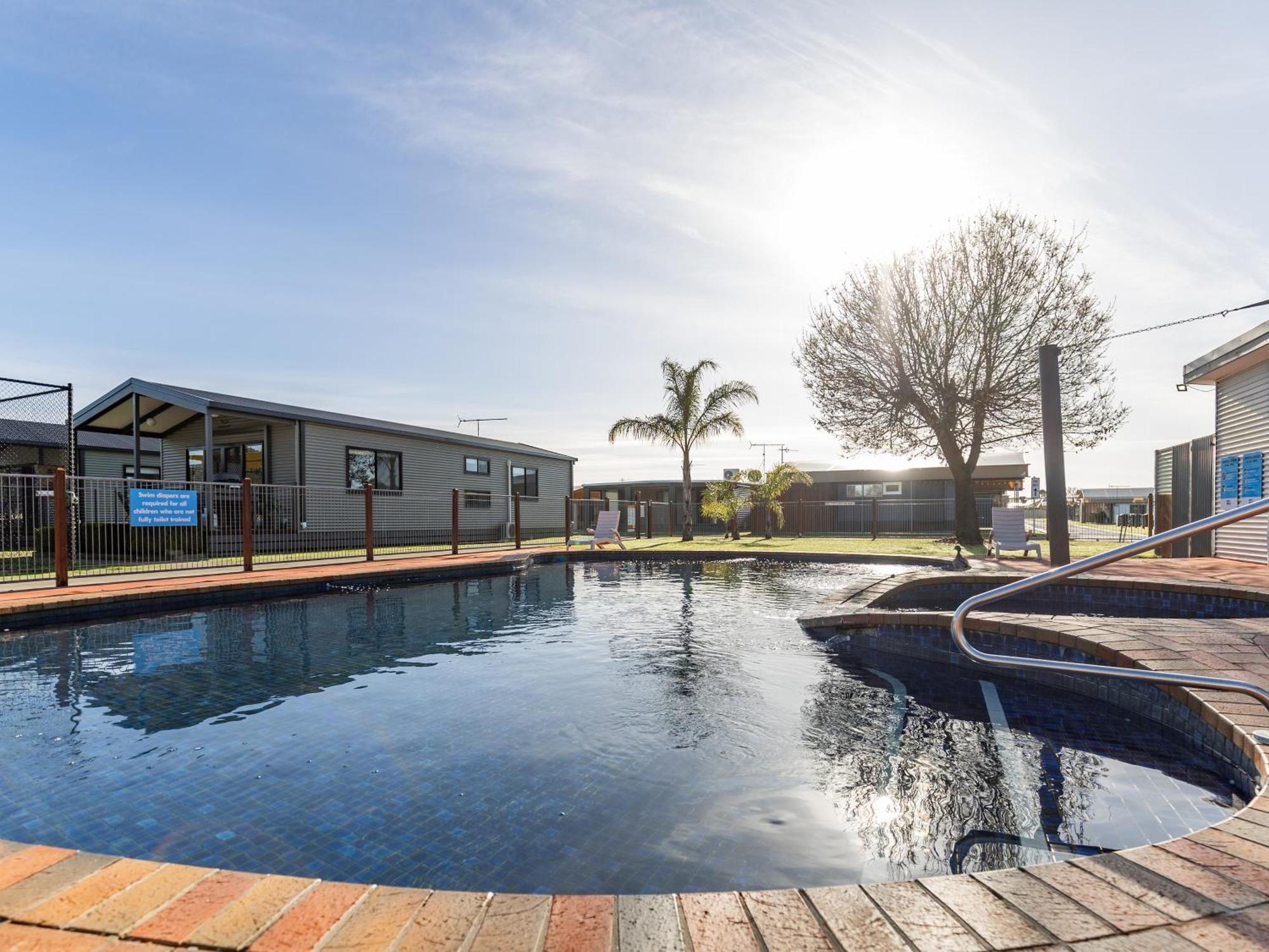 Nrma Yarrawonga Mulwala Holiday Park エクステリア 写真