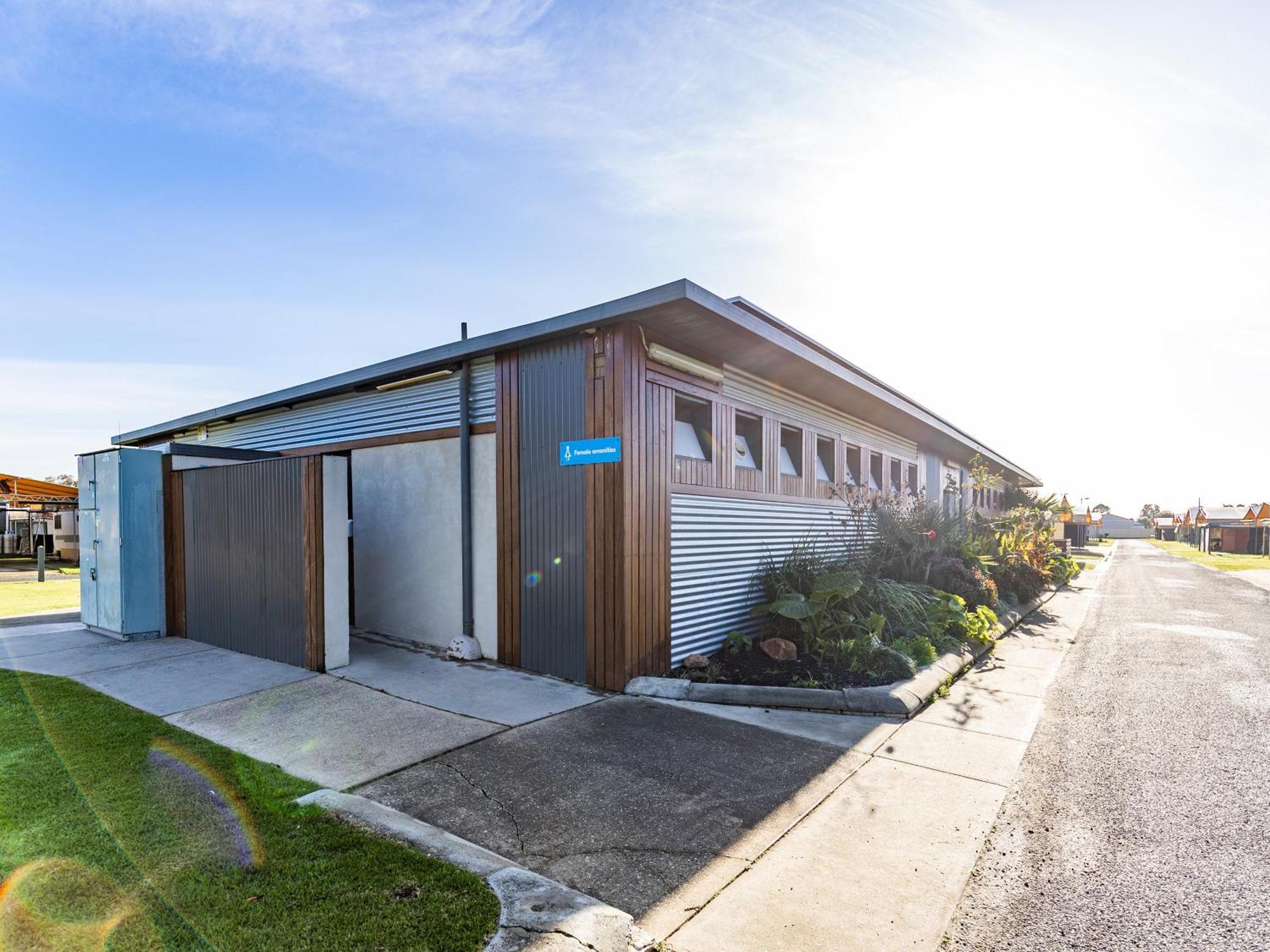 Nrma Yarrawonga Mulwala Holiday Park エクステリア 写真