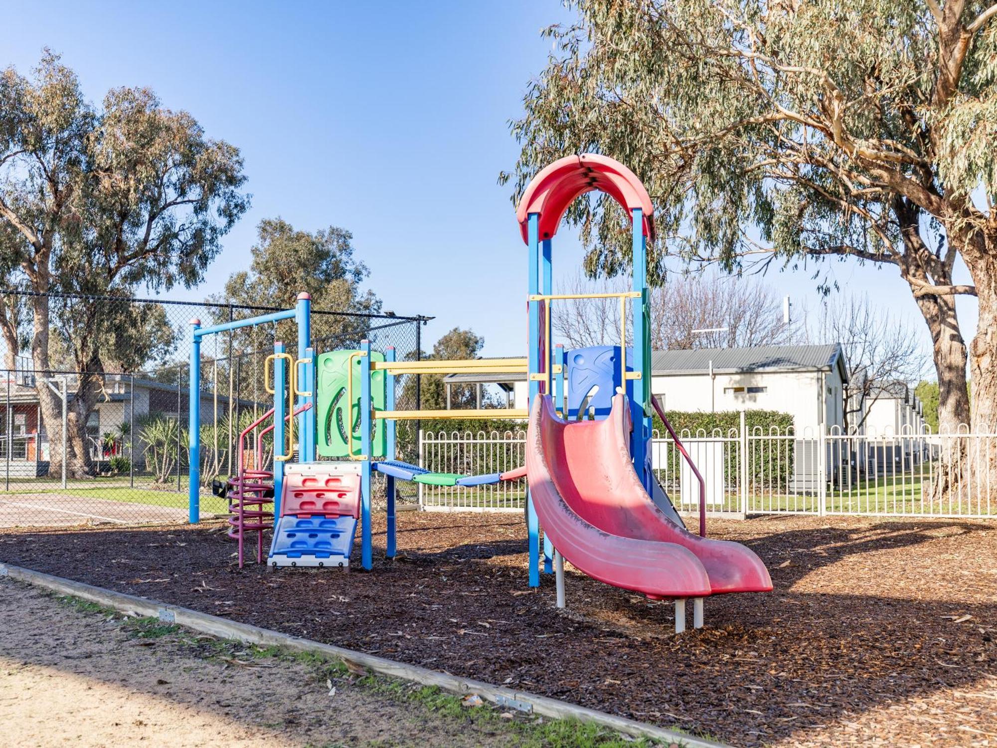 Nrma Yarrawonga Mulwala Holiday Park エクステリア 写真