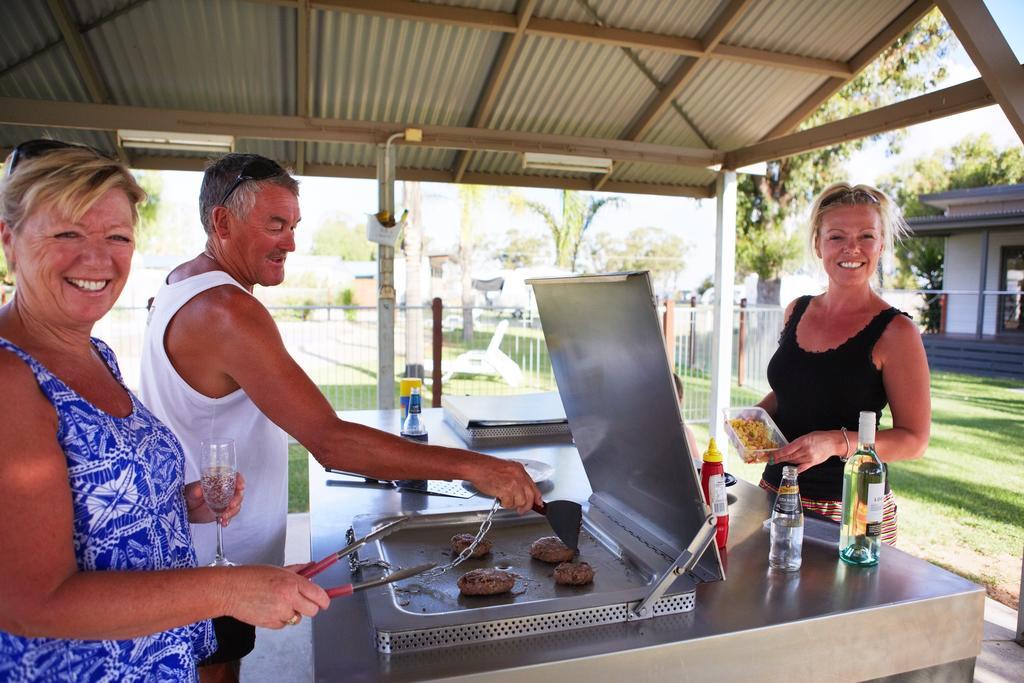 Nrma Yarrawonga Mulwala Holiday Park エクステリア 写真